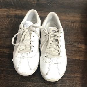 NIKE cheer shoes